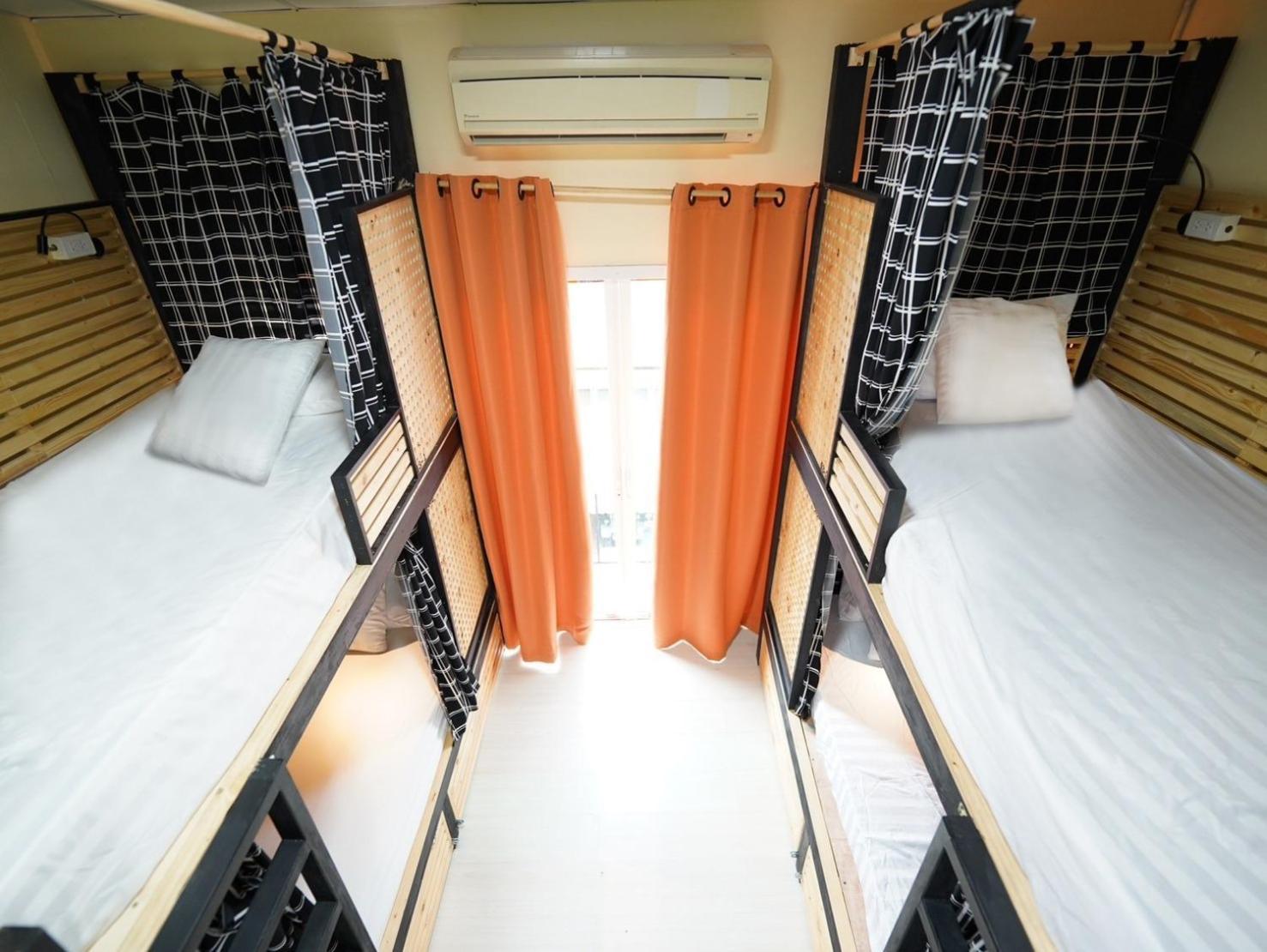 Ez Sleep @ Ratchada 19 Hostel Банкок Екстериор снимка