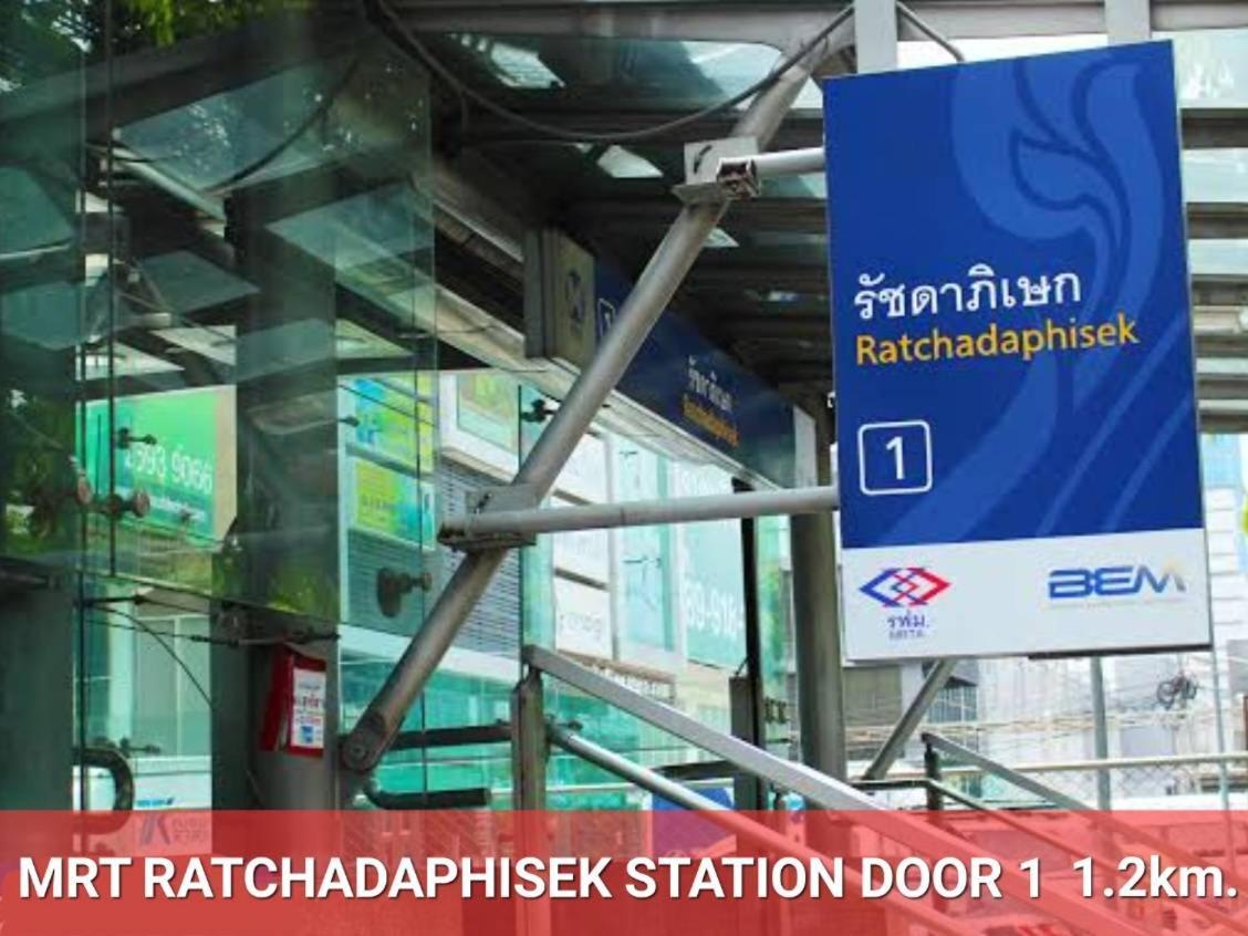 Ez Sleep @ Ratchada 19 Hostel Банкок Екстериор снимка