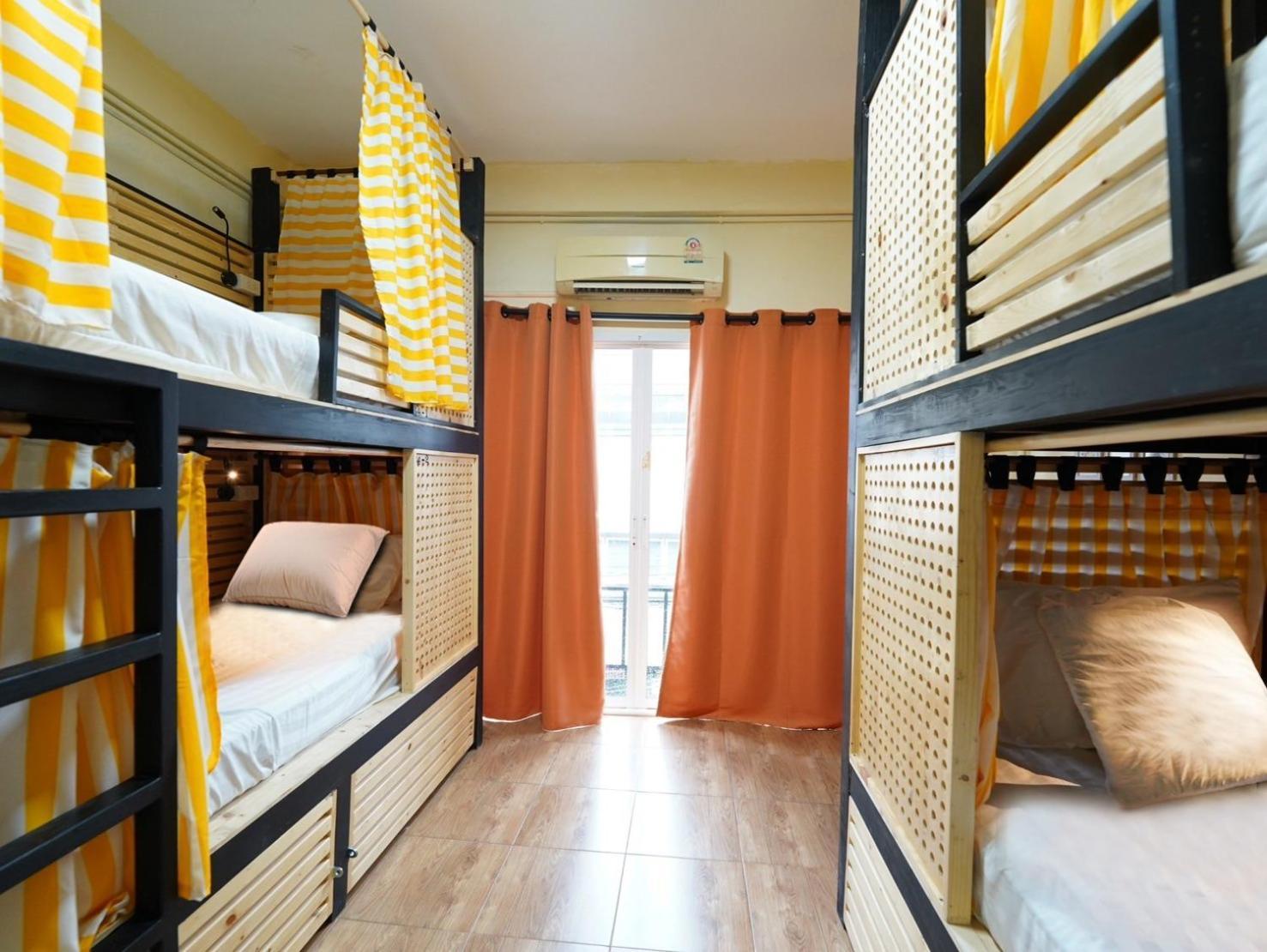 Ez Sleep @ Ratchada 19 Hostel Банкок Екстериор снимка